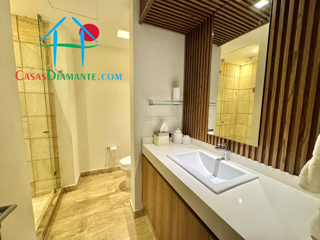 La Isla Gran Caimán 301 - Baño completo 1